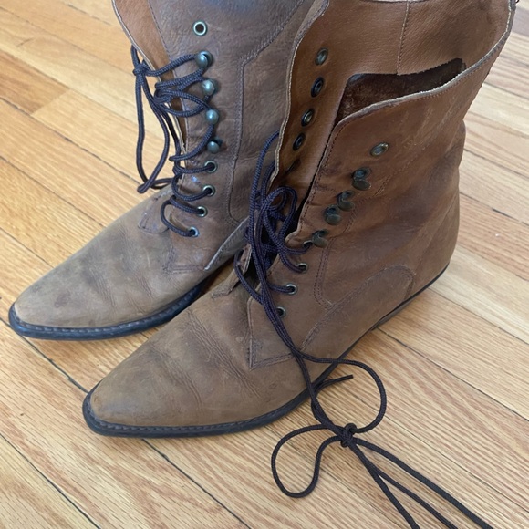 Vintage Nine West lace up boots - Picture 5 of 6